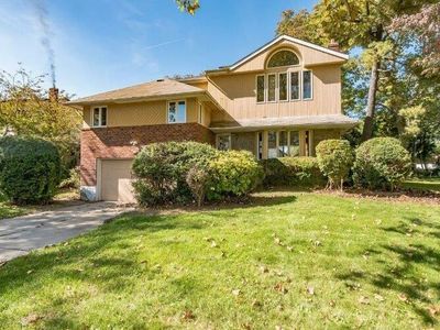 847 Sharon Lane, Westbury, NY, 11590