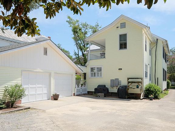 spacious 2 garage car