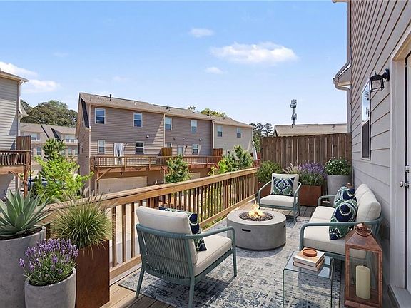 2nd image of 3270 Reagan Way