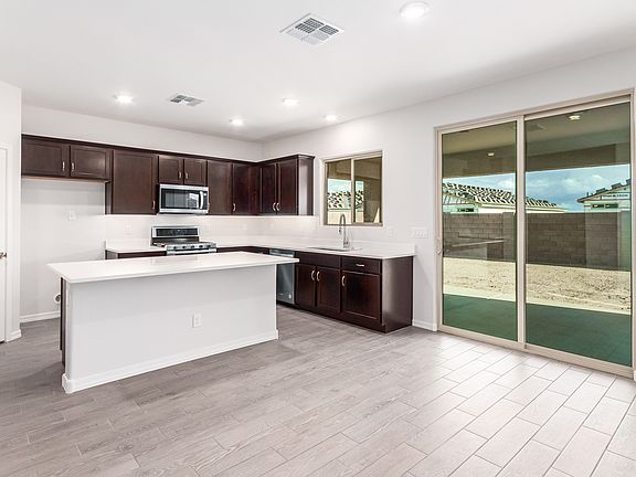 4th image of 17435 W Laurie Ln