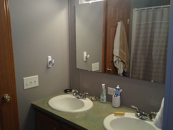 Master bath, double vanity