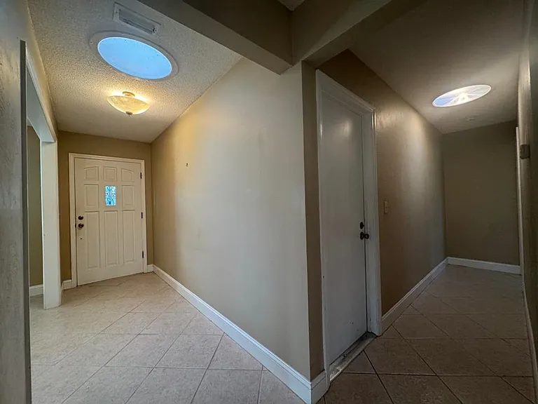 653 Pelican Bay Dr — Photo 11