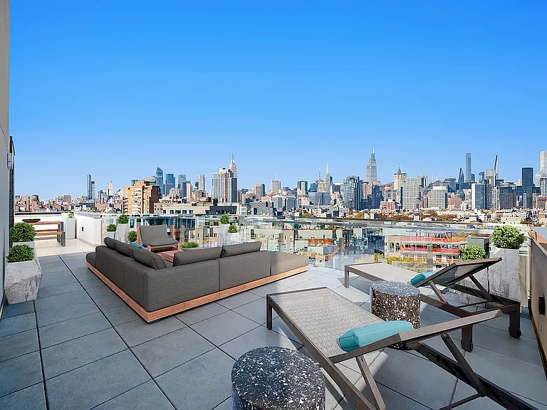 710 Metropolitan Ave #2M — Photo 10