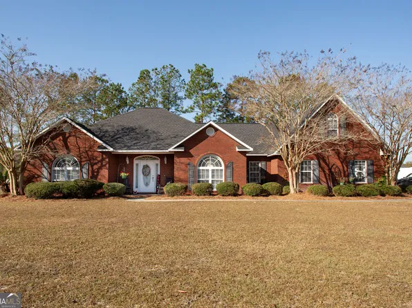 851 Carriage Ln, Waycross, GA 31503