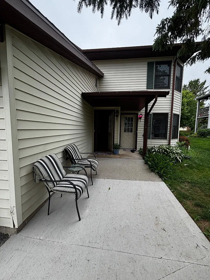 730 Woodview Ave #4 - #4 — Photo 4