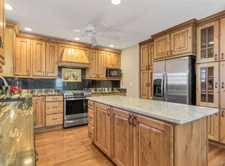 2836 S Heather Gardens Way APT A, Aurora, CO 80014