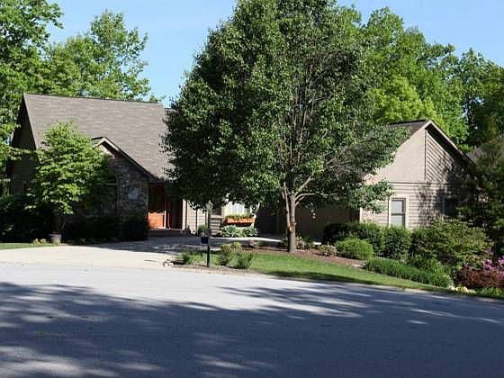 1st image of 24 Amesbury Ct