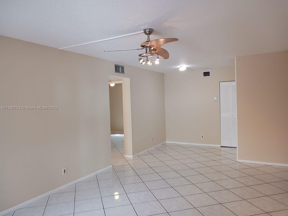 1st image of 504 Gardens Dr APT 101