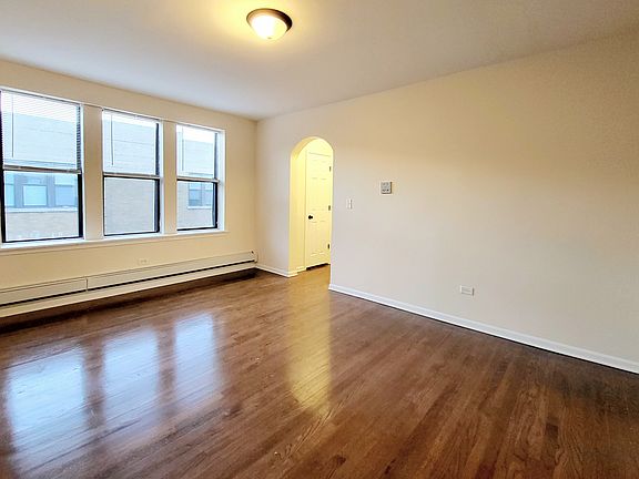 5th image of 3215 W Diversey Ave #Af15-304