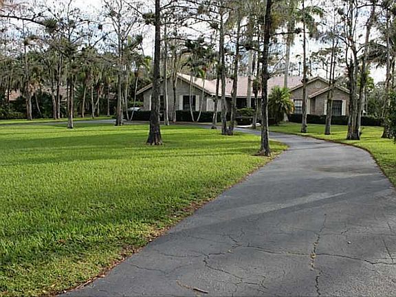 5th image of 8175 NW 47th Dr