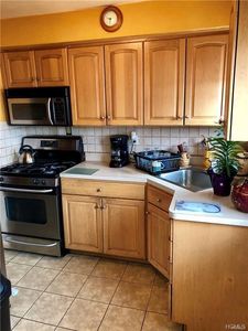 924 Pierce Ave, Bronx, NY, 10462