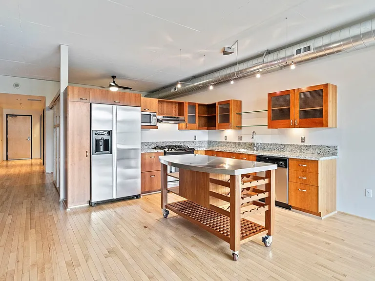 333 NW 9th Ave #702 — Photo 8