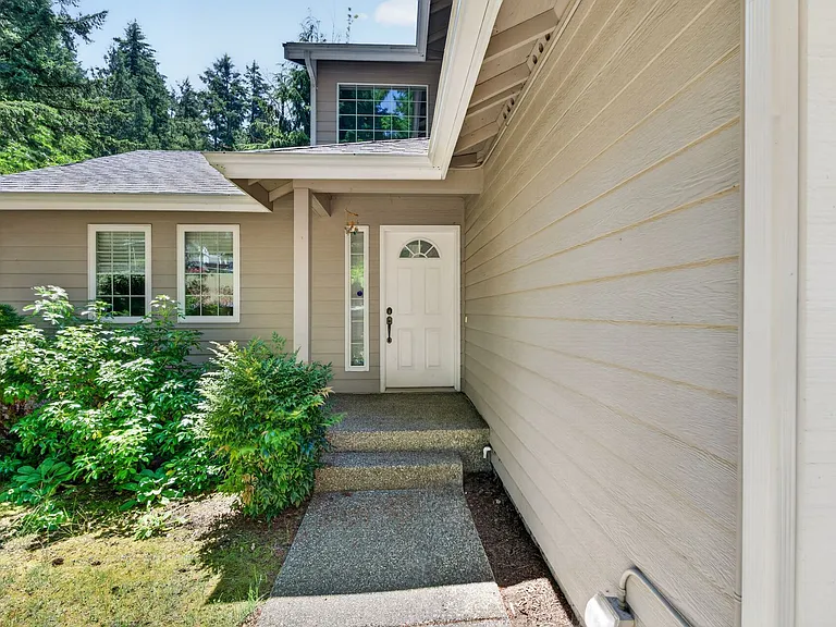 1574 SE Nylace Ln — Photo 5