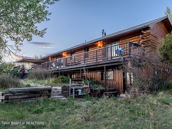 2nd image of 7 Park Cir