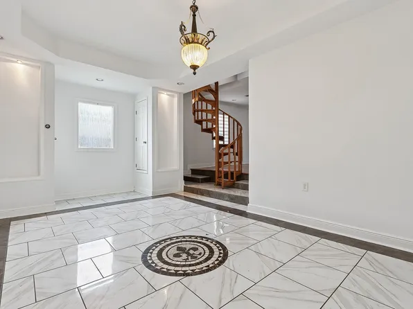 2135 Mirabeau Ave Floor 2, New Orleans, LA 70122