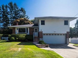 25 Rumford Rd, Kings Park, NY 11754