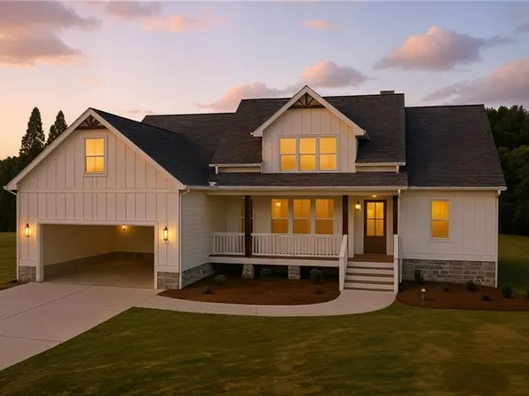 104 Bob White Dr, Calhoun, GA 30701