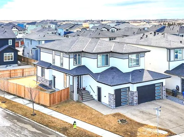 103 W Sandpiper Park, Chestermere, AB T1X 1Y8