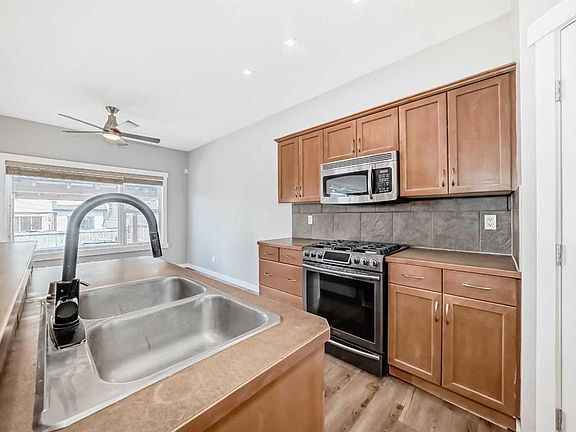 5th image of 32 S Copperleaf Way SE
