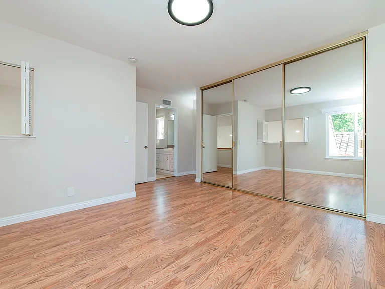 12 Windrow — Photo 17