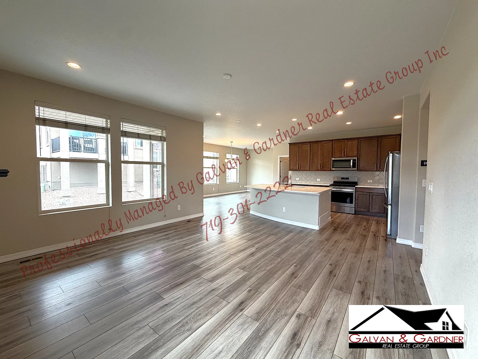 4 bed, 2.5 bath, 3313 sqft, $3,000 — Photo 4