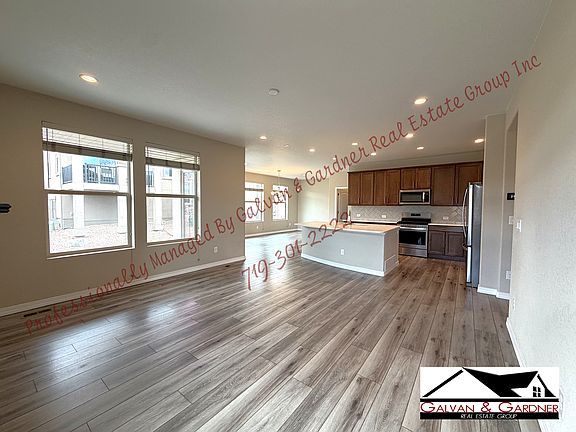 4th image of 3340 Union Jack Way