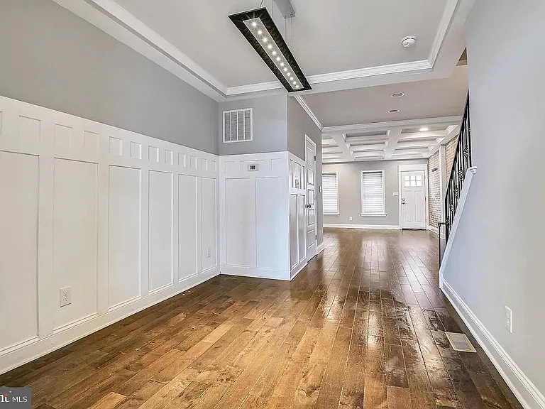 1469 Stevenson St — Photo 9