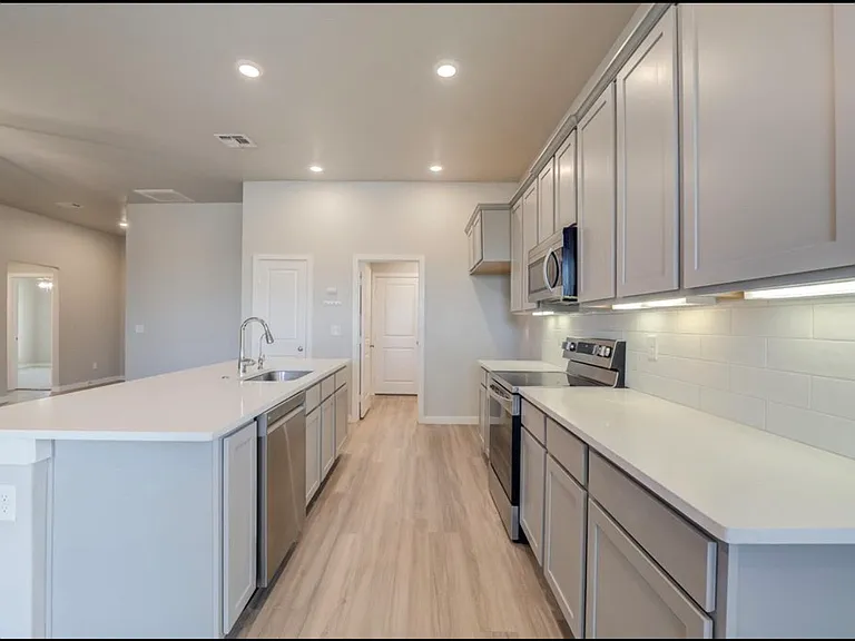 Bryan Ave — Photo 16