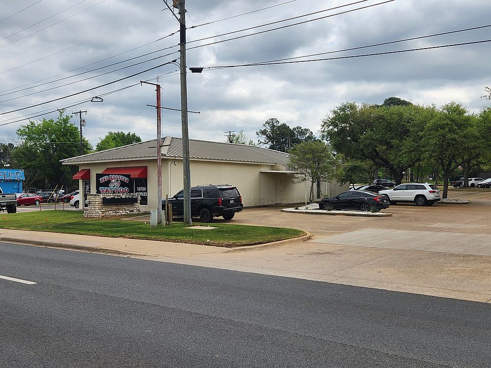 2nd image of 3200 W Marshall Ave