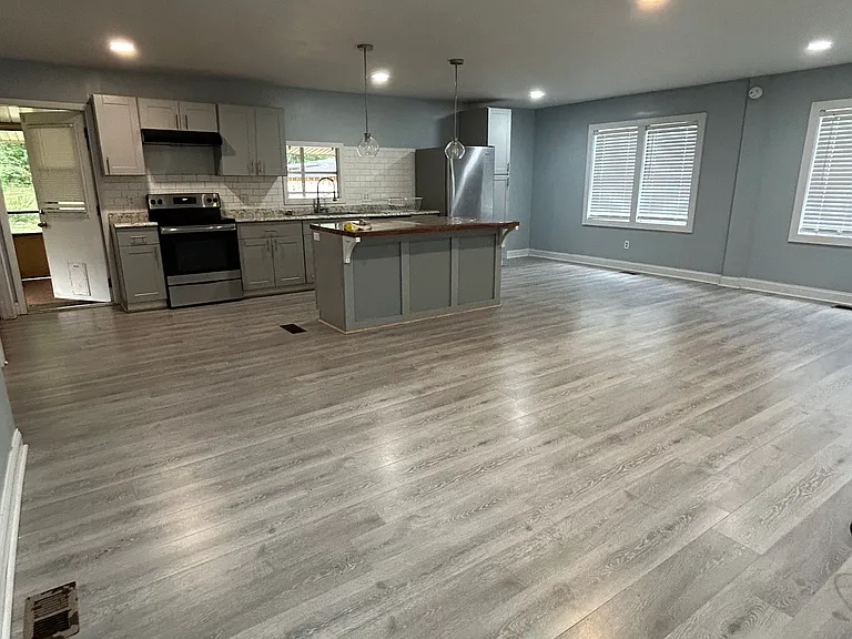 454 Acacia Dr — Photo 3