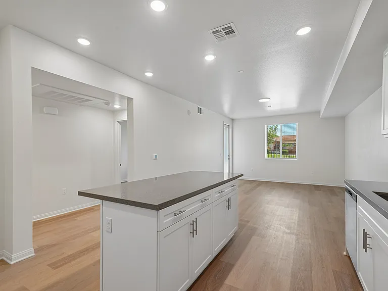 Gallery Park Apartments — Photo 100