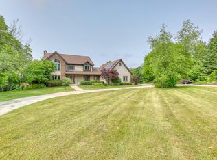 W225S6655 Guthrie Rd, Waukesha, WI 53189