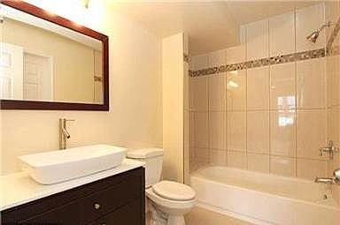 1st floor - guest bathroom