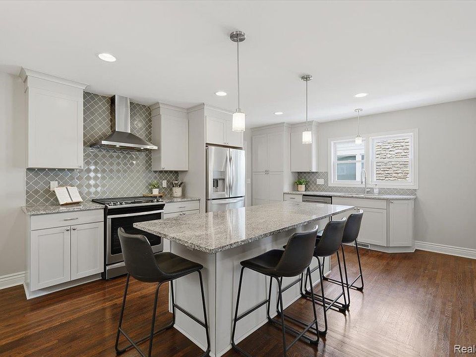 1st image of 307 N Washington Ave