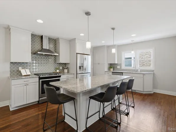 307 N Washington Ave, Royal Oak, MI 48067