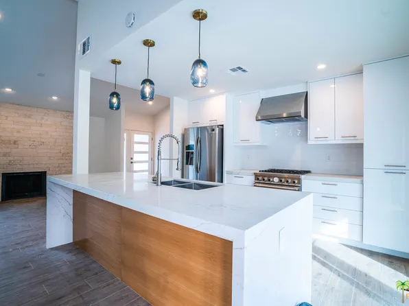 1025 E Louise Dr, Palm Springs, CA 92262
