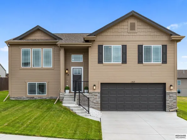 14611 S 18th St, Bellevue, NE 68123