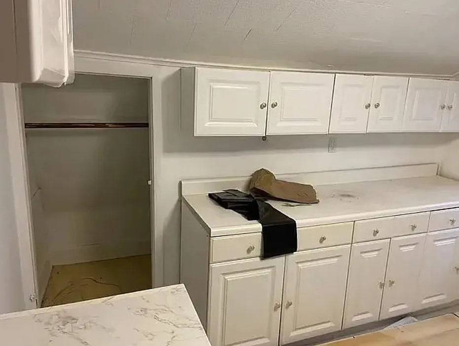 Studio, 1.0 bath, 900 sqft, $1,900 — Photo 3