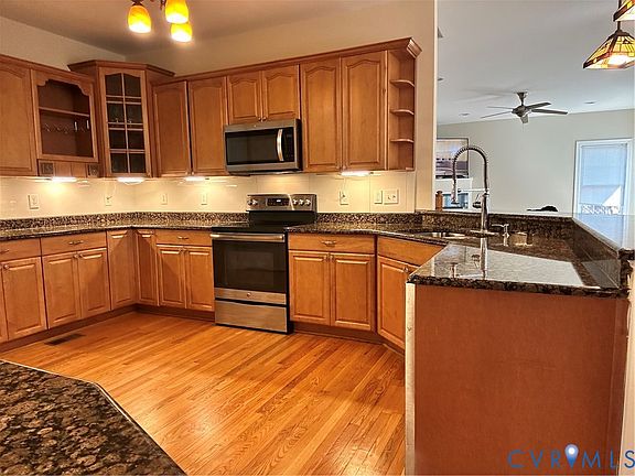 5th image of 11385 Winding River Rd