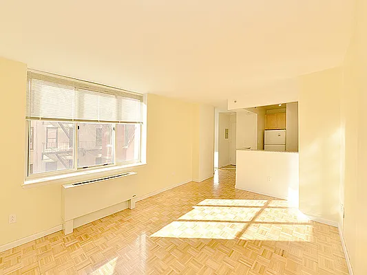 Rented by Cooper & Cooper Real Estate | media 9