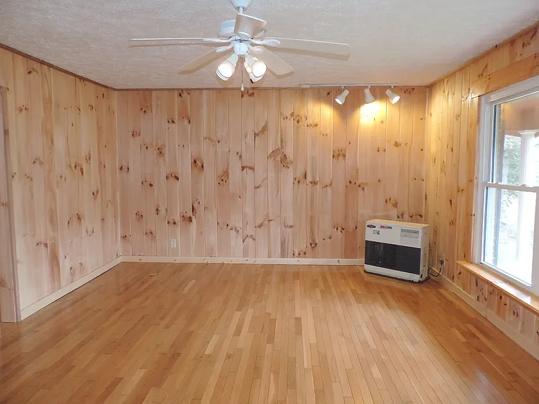 141 Cambar Ln — Photo 3