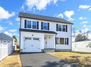 39 Wallace St, Springfield, MA 01119