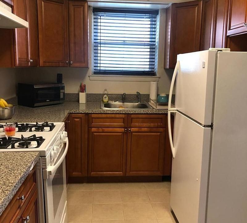 2nd image of 3119 Harding Ave #1F