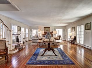 20 Apaquogue Rd, East Hampton, NY 11937