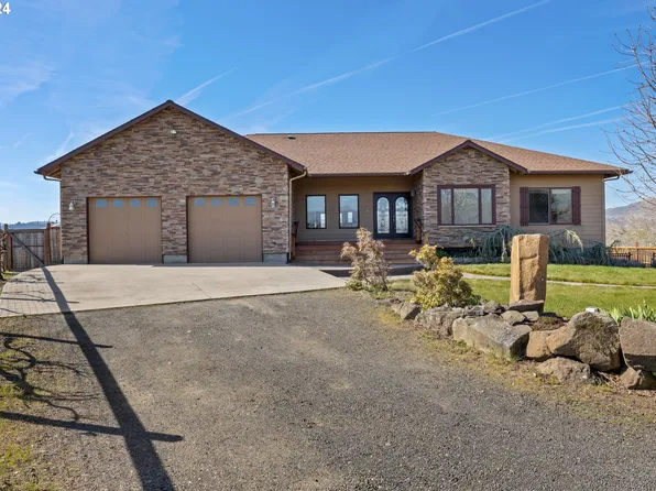 402 Sunridge Ave, Dallesport, WA 98617