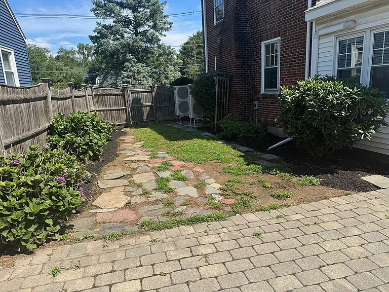 322 Lowell St #0 — Photo 3