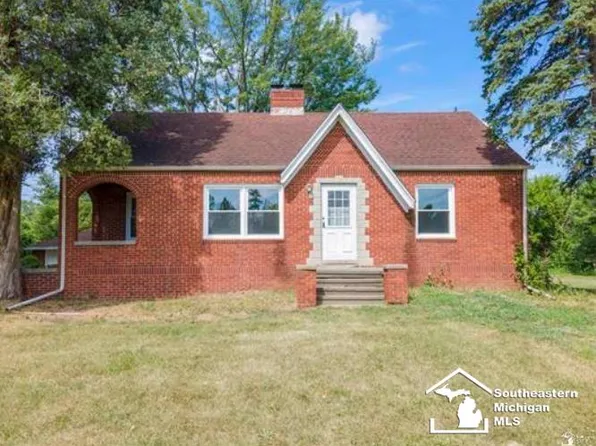13241 Carleton West Rd, Carleton, MI 48117