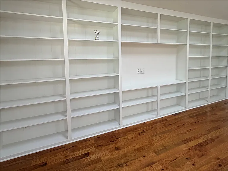 922 Hector Ave — Photo 8