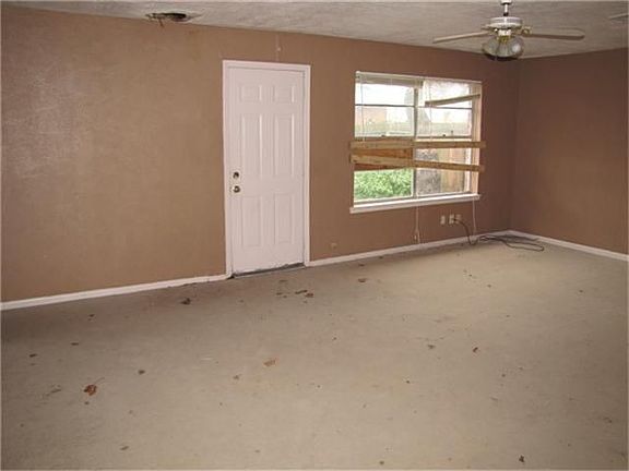 3rd image of 17103 Blairwood Dr