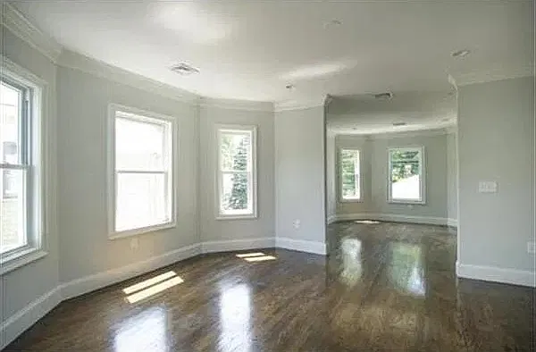 2 bed, 1050 sqft, $4,000 — Photo 4